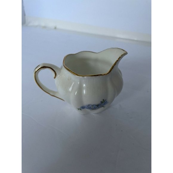 Small Creamer Cup/Very Cute Little Creamer Cup - Picture 5 of 6